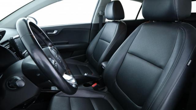 Kia Rio image 9