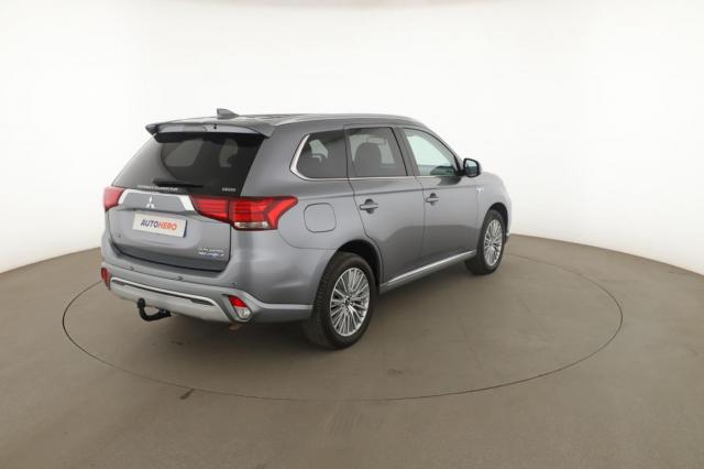 Mitsubishi Outlander image 3