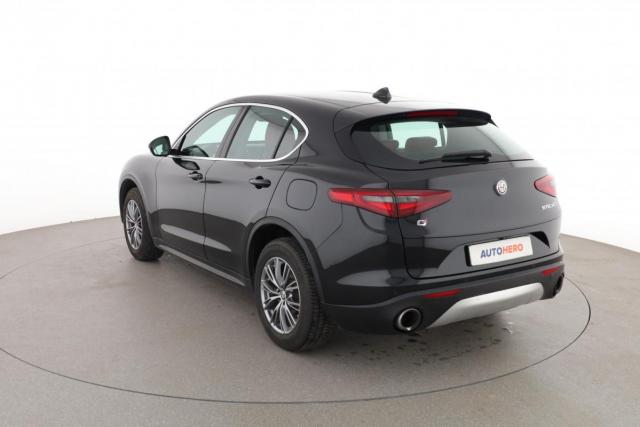 Alfa Romeo Stelvio image 7