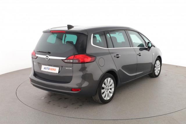 Opel Zafira Tourer image 1