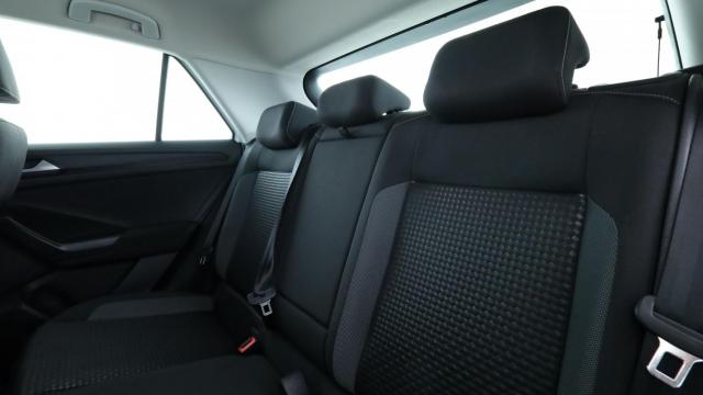 Volkswagen T-Roc image 6
