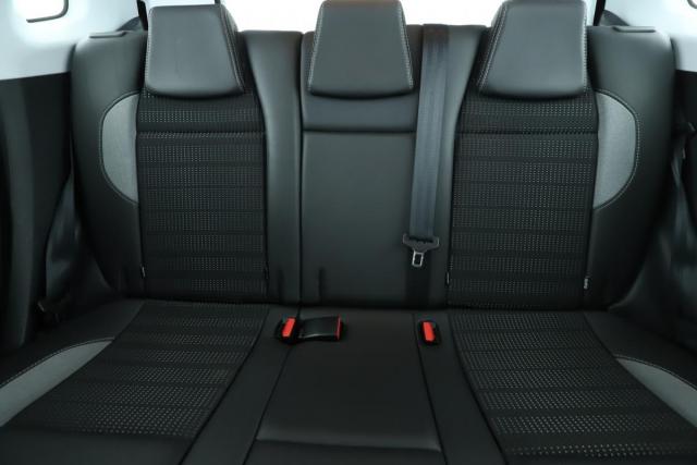 Peugeot 2008 image 8