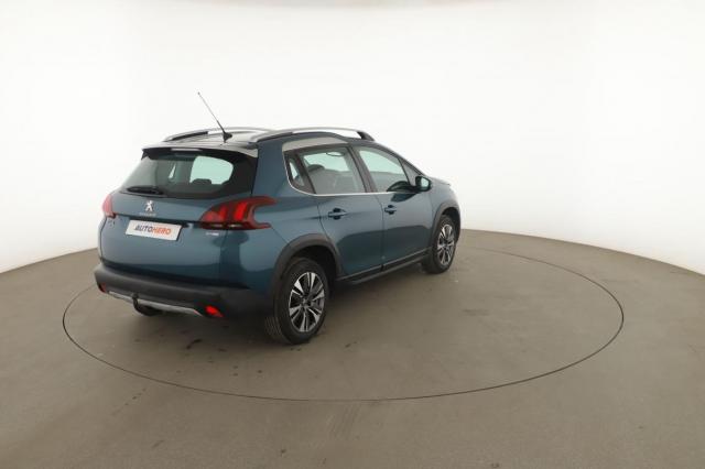 Peugeot 2008 image 3
