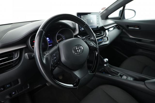 Toyota C-Hr image 5