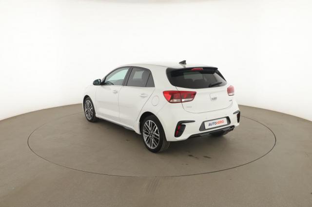 Kia Rio image 4