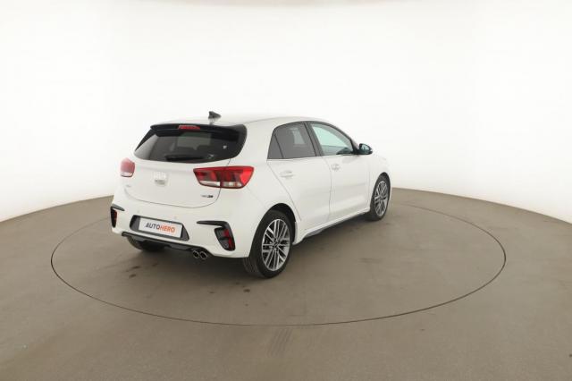 Kia Rio image 7