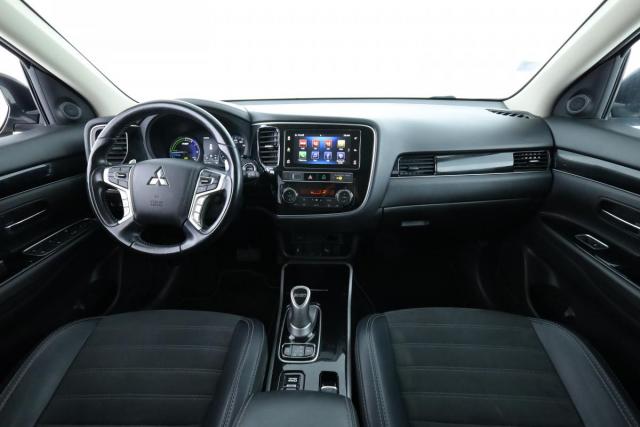 Mitsubishi Outlander image 8