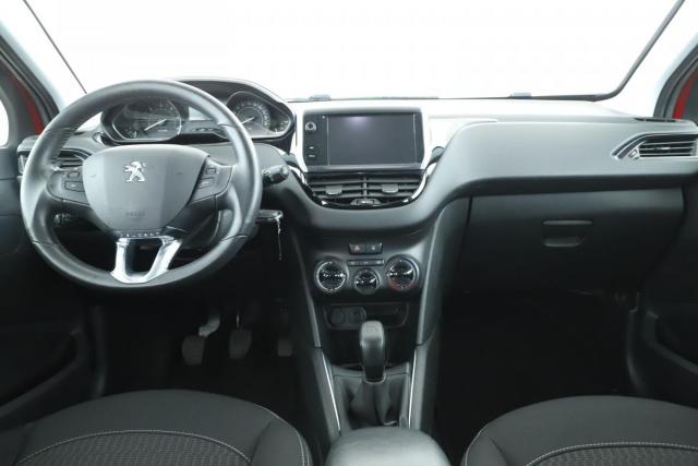 Peugeot 208 image 6