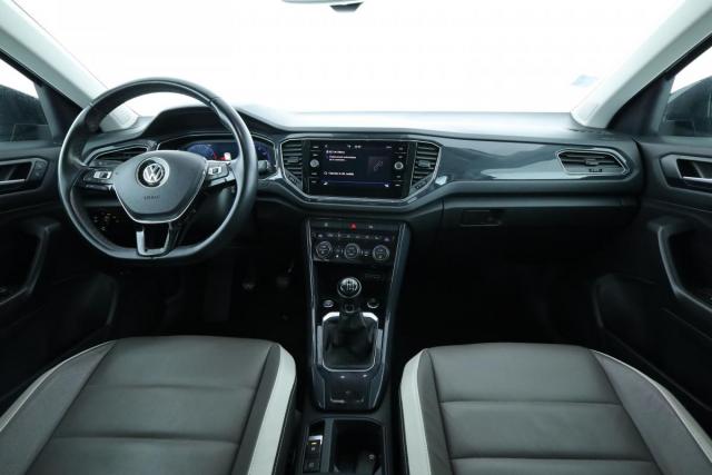 Volkswagen T-Roc image 2