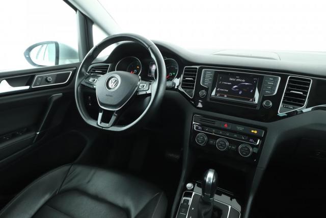 Volkswagen Golf Sportsvan image 2