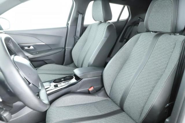 Peugeot 2008 image 2