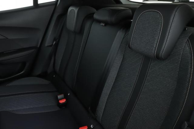 Peugeot 2008 image 7