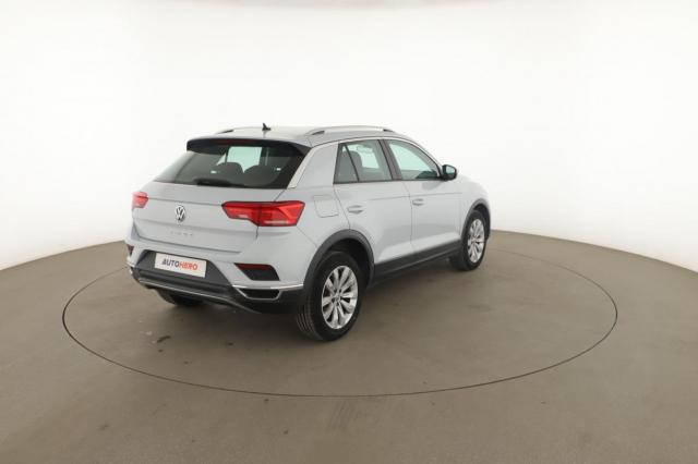 Volkswagen T-Roc image 9