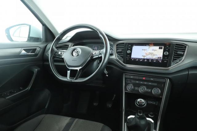 Volkswagen T-Roc image 6