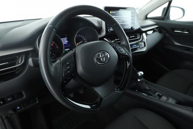 Toyota C-Hr image 1