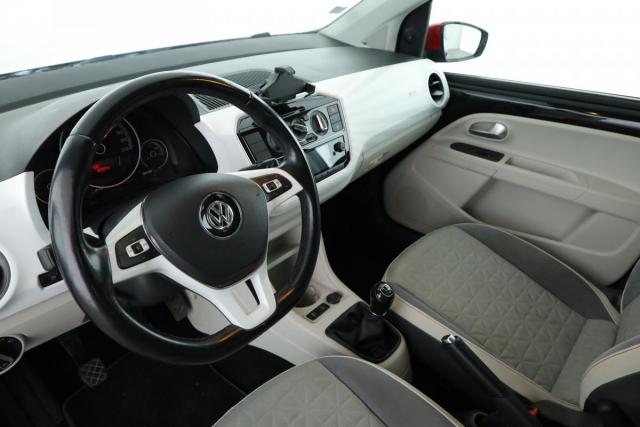 Volkswagen Up! image 2