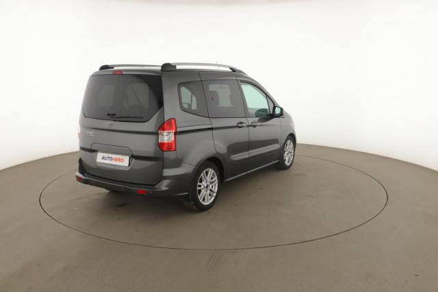 Ford Tourneo image 8