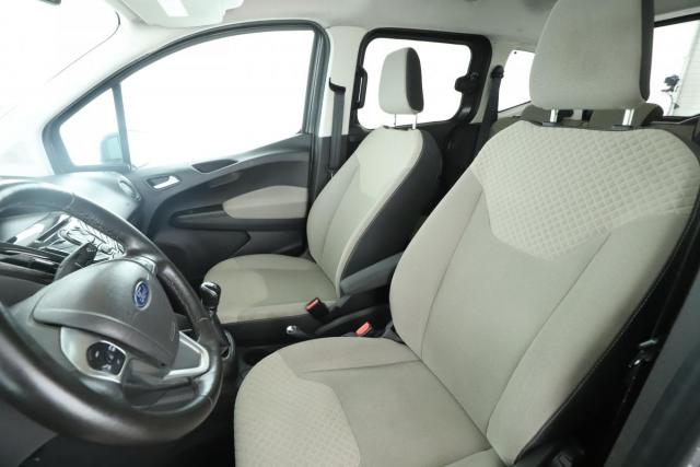 Ford Tourneo image 3