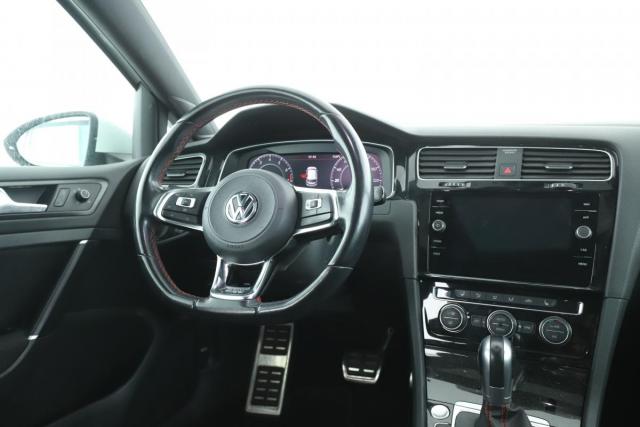 Volkswagen Golf image 8