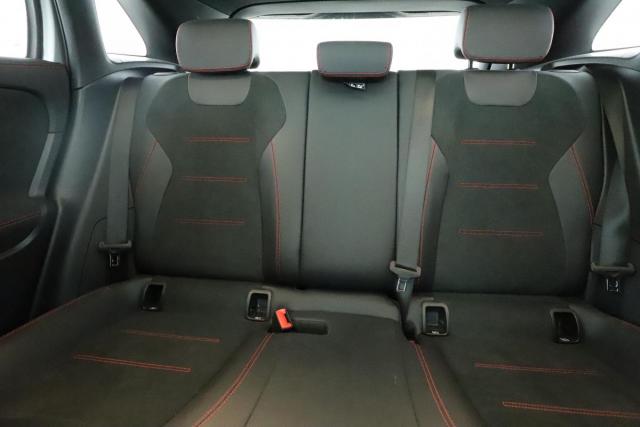 Mercedes Benz Gla image 1