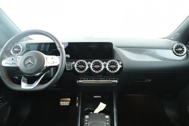 Mercedes Benz Gla image 9