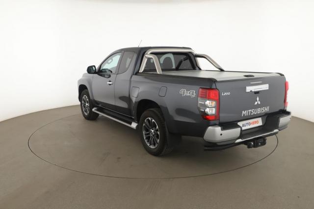Mitsubishi L200 image 1