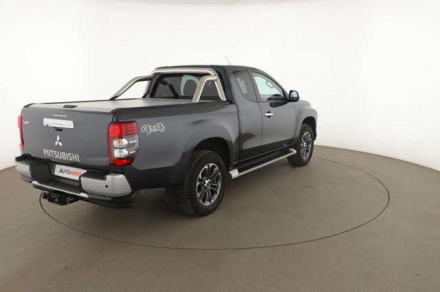 Mitsubishi L200 image 8