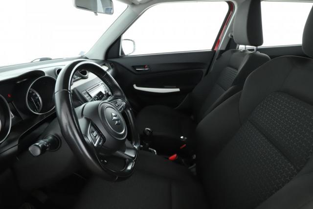 Suzuki Swift image 7