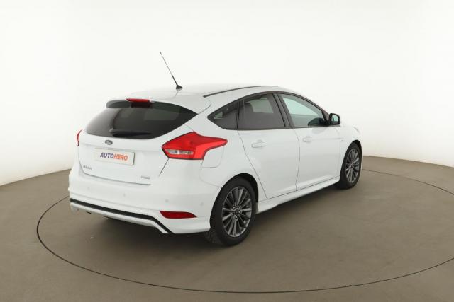 Ford Focus image 9