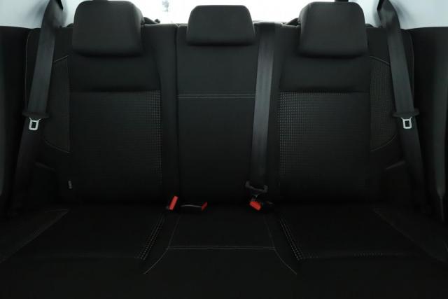 Peugeot 208 image 3
