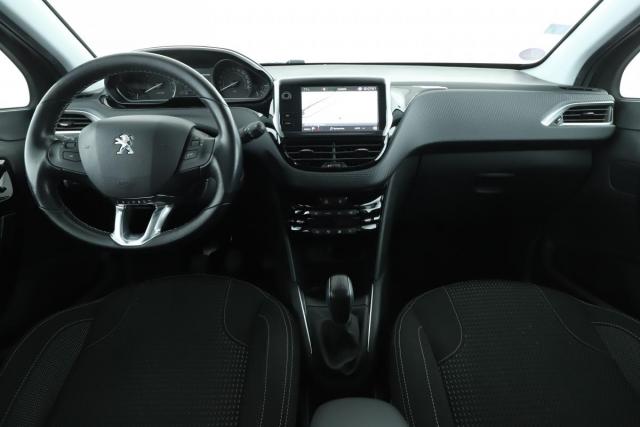 Peugeot 208 image 1