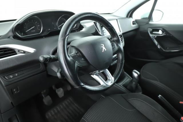 Peugeot 208 image 1