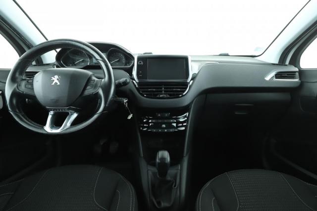 Peugeot 208 image 8