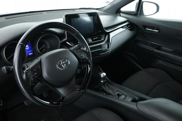 Toyota C-Hr image 2