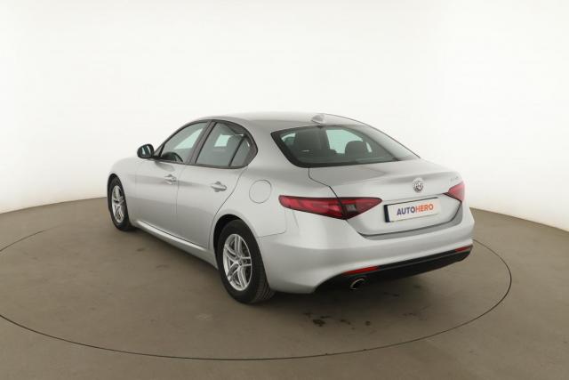Alfa Romeo Giulia image 4