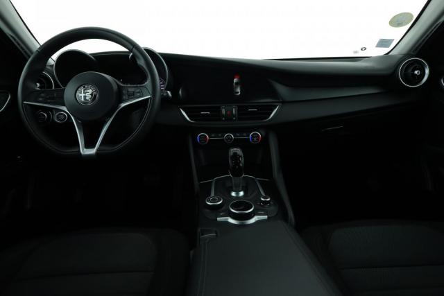 Alfa Romeo Giulia image 1