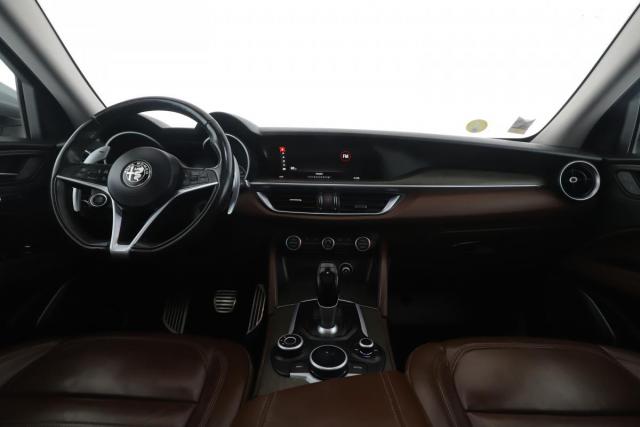 Alfa Romeo Stelvio image 3