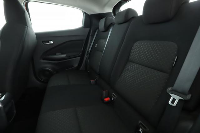 Nissan Juke image 6