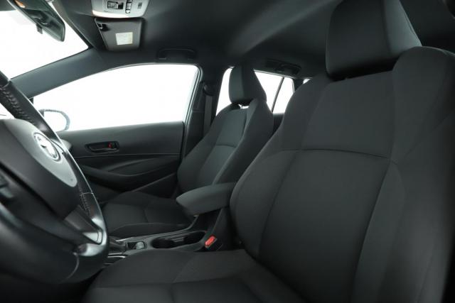 Toyota Corolla Touring Sports image 7