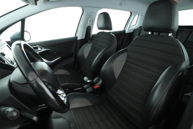 Peugeot 2008 image 1