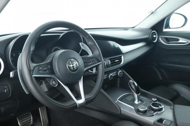 Alfa Romeo Giulia image 3