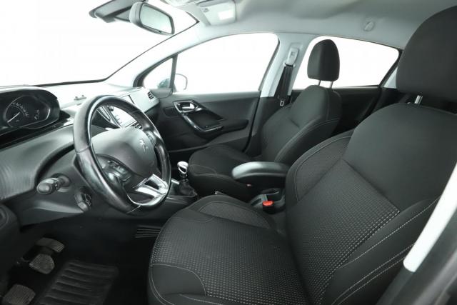 Peugeot 208 image 4