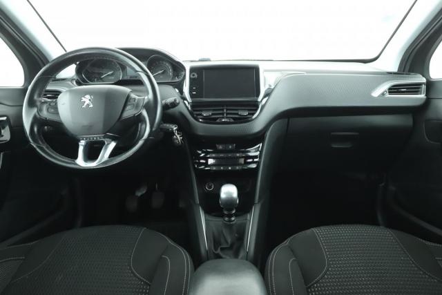 Peugeot 208 image 8