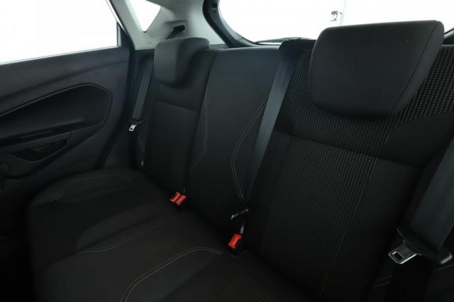 Ford Fiesta image 8