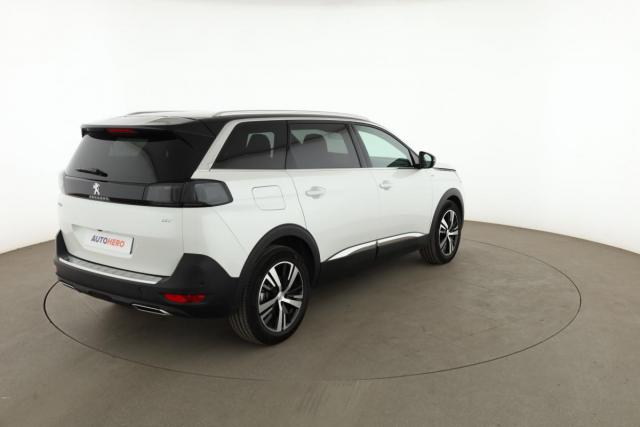 Peugeot 5008 image 2