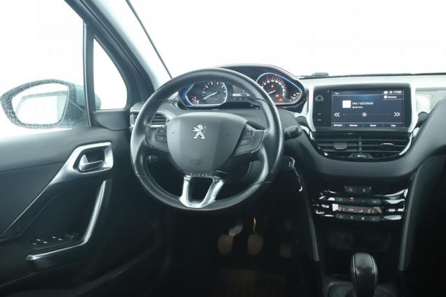 Peugeot 2008 image 1