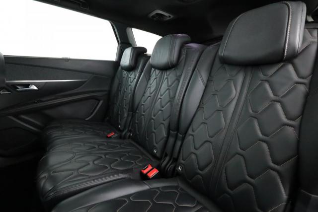 Peugeot 5008 image 2