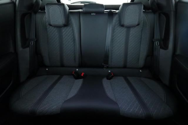 Peugeot 2008 image 6
