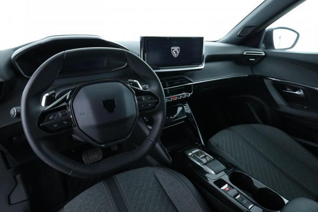 Peugeot 2008 image 8