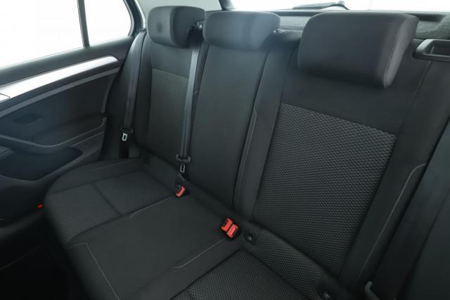 Volkswagen Golf image 7